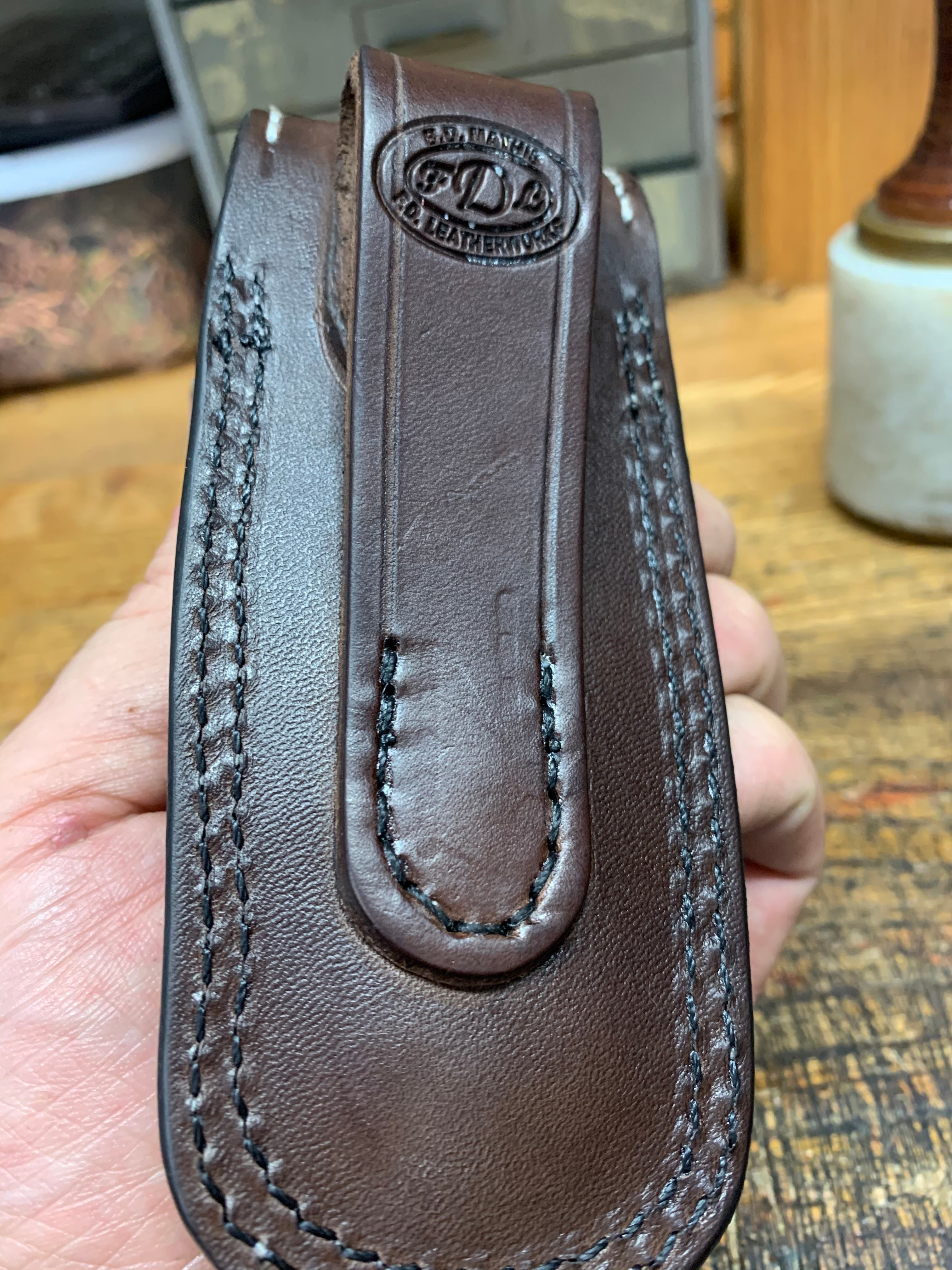 https://f-d-leatherworks.myshopify.com/cdn/shop/products/0DCD6475-AC9A-4286-B6D6-63805F4A1F1D.jpg?v=1604246840